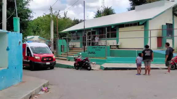 El menor fue trasladado a un hospital en Mérida, donde se encuentra estable El menor fue trasladado a un hospital en Mérida, donde se encuentra estable