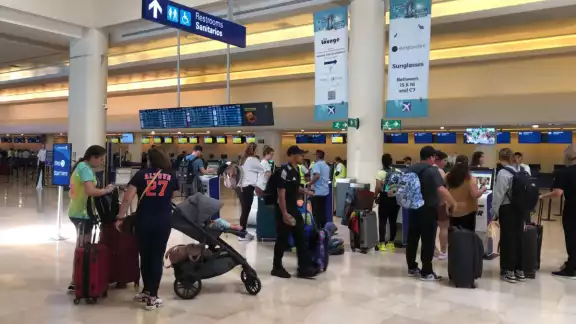 Son 110 vuelos de retorno a diferentes aeropuertos nacionales e internacionales Son 110 vuelos de retorno a diferentes aeropuertos nacionales e internacionales