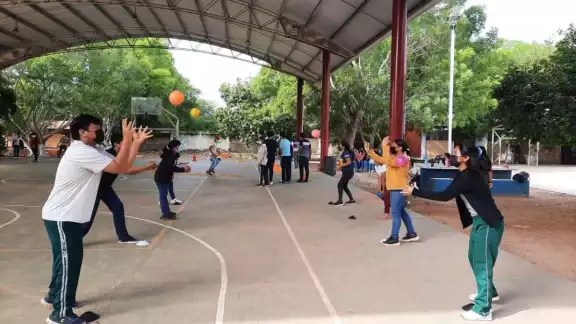 Los que más están en riesgo son los estudiantes de 12 a 14 años Los que más están en riesgo son los estudiantes de 12 a 14 años