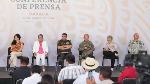 Andrés Manuel López Obrador resaltó la dedicación de su equipo al abordar exhaustivamente la violencia nacional y otros temas críticos, incluyendo la migración Andrés Manuel López Obrador resaltó la dedicación de su equipo al abordar exhaustivamente la violencia nacional y otros temas críticos, incluyendo la migración