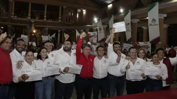 Así se vivió la entrega de constancias de Identidad Priísta Así se vivió la entrega de constancias de Identidad Priísta