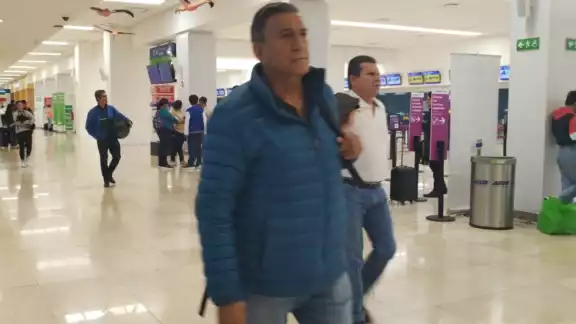 Cuenta con el apoyo de su familia, amigos a los que desea saludar de nueva cuenta Cuenta con el apoyo de su familia, amigos a los que desea saludar de nueva cuenta