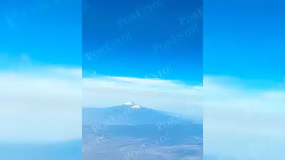 Un video que se grabó durante un vuelo se muestra el ‘enjambre’ del espacio aéreo Un video que se grabó durante un vuelo se muestra el ‘enjambre’ del espacio aéreo