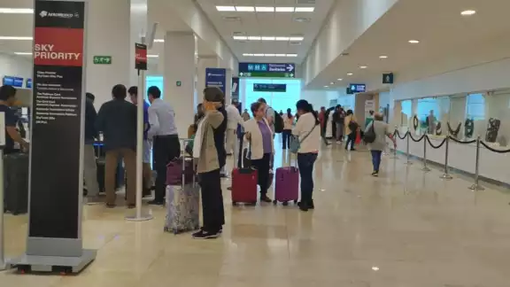 El vuelo más afectado fue de Volaris proveniente de la CDMX El vuelo más afectado fue de Volaris proveniente de la CDMX