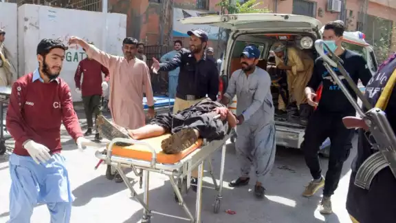 Atentado en Pakistán, deja un saldo preliminar de 52 muertos