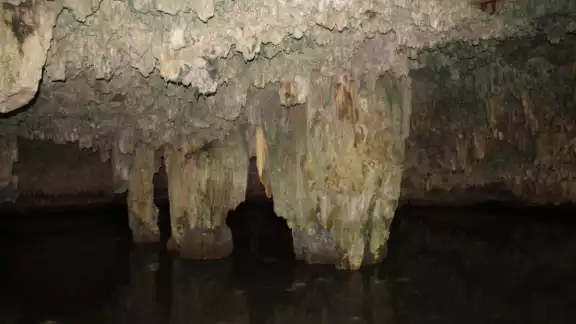 Debido a la actual época de lluvias es todo un espectáculo la formación de un río serpenteante entre las rocas Debido a la actual época de lluvias es todo un espectáculo la formación de un río serpenteante entre las rocas
