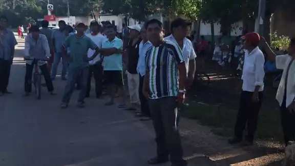 La carretera Valladolid-Felipe Carrillo Puerto permanecerá cerrada hasta que el SICT se reúna con los ejidatarios de Tepich