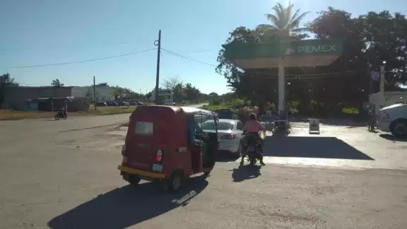 Sabancuy cuenta con dos gasolineras; una está cerrada por falta de permiso Sabancuy cuenta con dos gasolineras; una está cerrada por falta de permiso