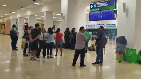 Once más por la tarde-noche, ocho a México y los tres restantes a Monterrey, Guadalajara y Atlanta Once más por la tarde-noche, ocho a México y los tres restantes a Monterrey, Guadalajara y Atlanta