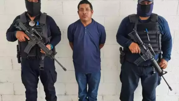 Aparentemente es integrante de un cártel, cuenta con una orden de aprehensión por el delito de Privación de la Libertad Aparentemente es integrante de un cártel, cuenta con una orden de aprehensión por el delito de Privación de la Libertad