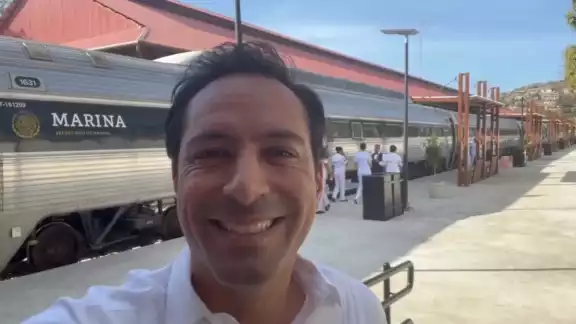El gobernador Muaricio Vila se encuentra en la inauguración del Tren Interoceánico en Salinas Cruz