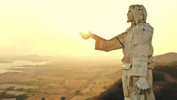 El Cristo Redentor luciía en la punta de un cerro en Chiapas El Cristo Redentor luciía en la punta de un cerro en Chiapas