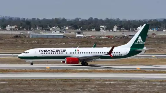 Actualmente Mexicana de Aviación opera con 10 aeronaves arrendadas Actualmente Mexicana de Aviación opera con 10 aeronaves arrendadas