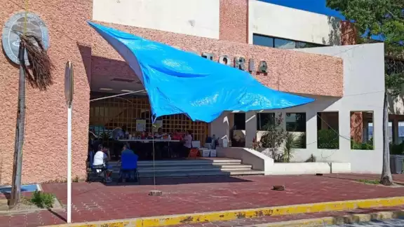 El pretexto usado por las autoridades universitarias, desde el año pasado, es que no hay dinero El pretexto usado por las autoridades universitarias, desde el año pasado, es que no hay dinero