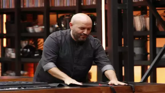 David Salomón fue eliminado de la emisión número 13 de MasterChef Celebrity, pues su platillo fue el menos atinado, de acuerdo a la decisión de los jueces David Salomón fue eliminado de la emisión número 13 de MasterChef Celebrity, pues su platillo fue el menos atinado, de acuerdo a la decisión de los jueces