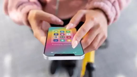 Así puedes poner la hora correcta en iOS y Android por el cambio de horario en México Así puedes poner la hora correcta en iOS y Android por el cambio de horario en México