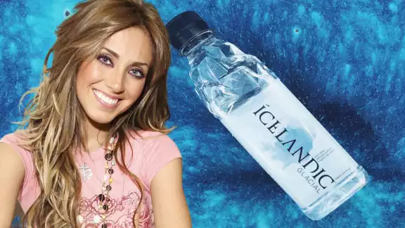 A pesar de las críticas, cualquiera puede comprar estas botellas de agua. Foto: Especial