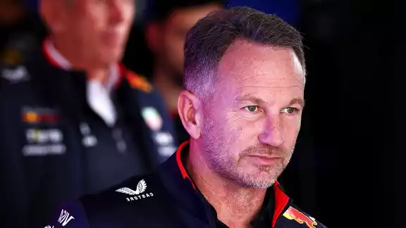 En su momento, Red Bull suspendió a la mujer que difamó a Christian Horner En su momento, Red Bull suspendió a la mujer que difamó a Christian Horner