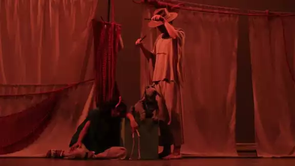 La obra de teatro Los Rumbos de la Kuxa'an Suum deleitó a los asistentes del Mérida Fest La obra de teatro Los Rumbos de la Kuxa'an Suum deleitó a los asistentes del Mérida Fest