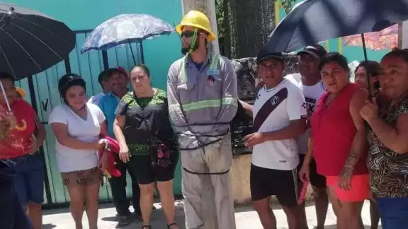 El trabajador de la CFE fue suspendido de forma indefinida El trabajador de la CFE fue suspendido de forma indefinida