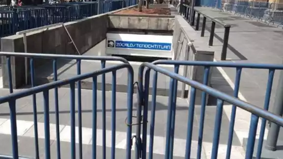 El Metro de la CDMX informó que la estación Zócalo-Tenochtitlán, permanecerá cerrada por el evento que encabeza en la Plaza de la Constitución, Claudia Sheinbaum El Metro de la CDMX informó que la estación Zócalo-Tenochtitlán, permanecerá cerrada por el evento que encabeza en la Plaza de la Constitución, Claudia Sheinbaum