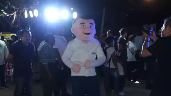 Esta es la botarga de Renán Barrera Esta es la botarga de Renán Barrera