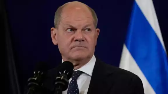 El canciller alemán, Olaf Sholz, debió correr hacia un refugio antimisiles luego de que se detectará un ataque hacia el aeropuerto de Tel Aviv El canciller alemán, Olaf Sholz, debió correr hacia un refugio antimisiles luego de que se detectará un ataque hacia el aeropuerto de Tel Aviv
