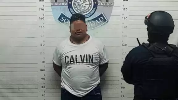 Elementos lograron asegurar el arma, seis cartuchos y 46 posibles dosis de narcóticos.