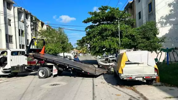 Multarán a quienes desacaten mover autos vetustos Multarán a quienes desacaten mover autos vetustos
