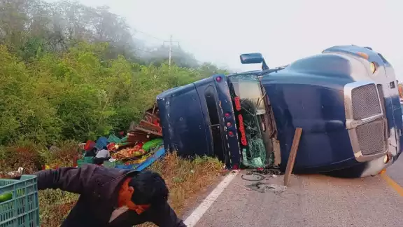 En el accidente no hubo personas lesionadas, sólo daños materiales de 200 mil pesos En el accidente no hubo personas lesionadas, sólo daños materiales de 200 mil pesos