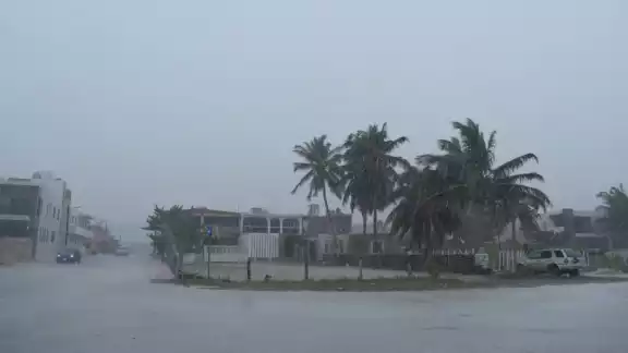 Las fuertes lluvias arruinaron el domingo a los bañista en Progreso Las fuertes lluvias arruinaron el domingo a los bañista en Progreso