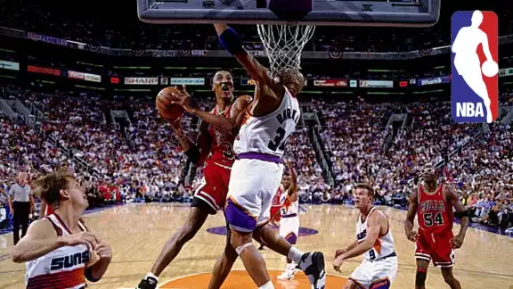 Aunque en 78 largos años que lleva NBA han surgido grandes talentos, son sólo algunos los que realmente serán recordados dentro de los almanaques deportivos
Aunque en 78 largos años que lleva NBA han surgido grandes talentos, son sólo algunos los que realmente serán recordados dentro de los almanaques deportivos