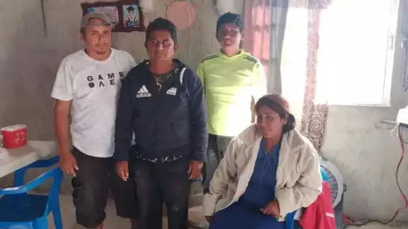 Una embarcación localizó a la familia frente a la costa de Río Lagartos