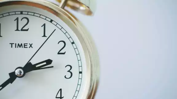 Este domingo se debe ajustar el reloj Este domingo se debe ajustar el reloj
