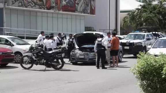 El hombre que conducía el carro afirmó que era el auto era nuevo
