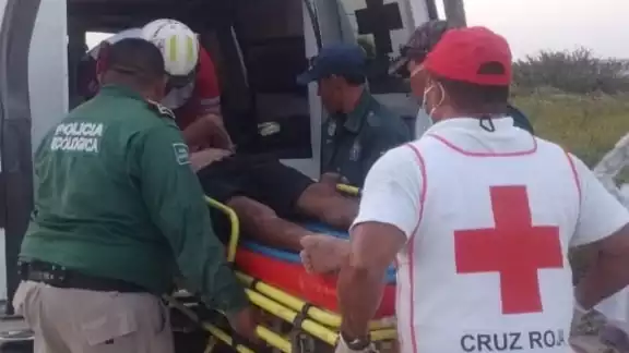 El joven sufrió lesiones en los omoplatos por la caída El joven sufrió lesiones en los omoplatos por la caída