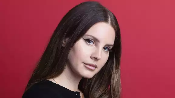 Lana del Rey anuncia un nuevo disco y estrena su primer sencillo Lana del Rey anuncia un nuevo disco y estrena su primer sencillo