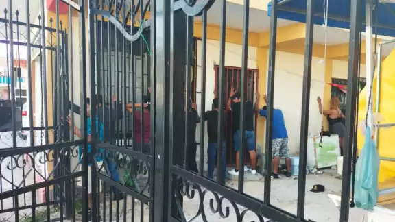 Sus acompañantes no acreditaron su tutoría, por lo que permanecerán en el DIF Sus acompañantes no acreditaron su tutoría, por lo que permanecerán en el DIF