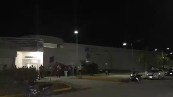 Testigos del accidente llevaron al hombre al hospital por la falta de ambulancias Testigos del accidente llevaron al hombre al hospital por la falta de ambulancias