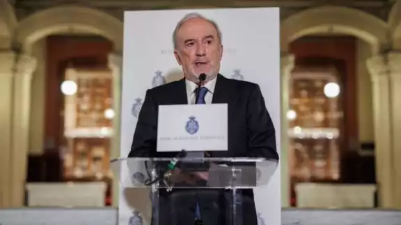 Santiago Muñoz Machado, director de la Real Academia Española, dio a conocer las palabras que apartir de hoy se agregan al Diccionario de la lengua Santiago Muñoz Machado, director de la Real Academia Española, dio a conocer las palabras que apartir de hoy se agregan al Diccionario de la lengua