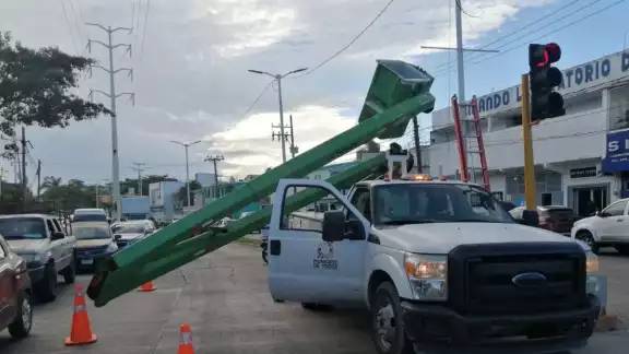 El trabajador perdió el conocimiento debido al accidente El trabajador perdió el conocimiento debido al accidente