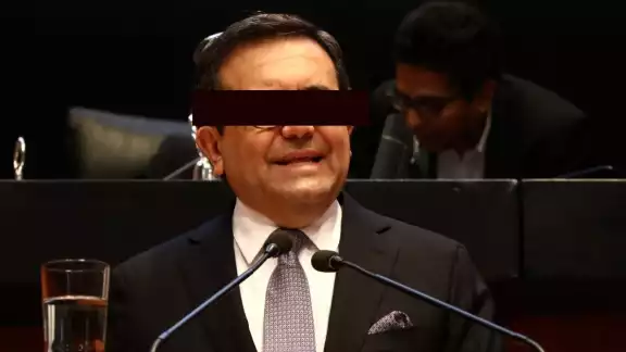 El exsecretario de Economía no podrá salir del país mientras se desarrolla el proceso, informó esta tarde la FGR. El exsecretario de Economía no podrá salir del país mientras se desarrolla el proceso, informó esta tarde la FGR.