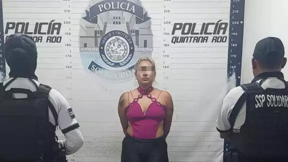 La persona guardaba entre sus pertenencias cuatro envoltorios. La persona guardaba entre sus pertenencias cuatro envoltorios.