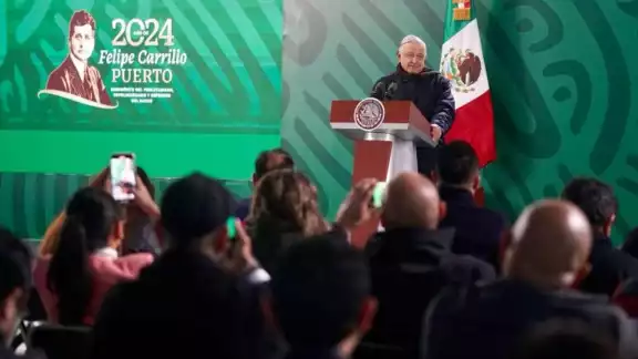 Andrés Manuel López Obrador informó que está a la espera de una propuesta por parte de una empresa concesionaria de tren de carga, para ofrecer servicio de pasajeros Andrés Manuel López Obrador informó que está a la espera de una propuesta por parte de una empresa concesionaria de tren de carga, para ofrecer servicio de pasajeros