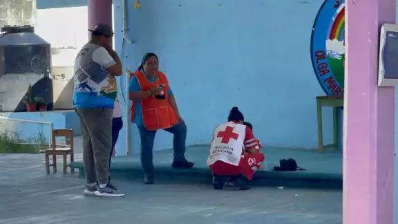 Paramédicos de la Cruz Roja Mexicana auxiliaron al menor Paramédicos de la Cruz Roja Mexicana auxiliaron al menor
