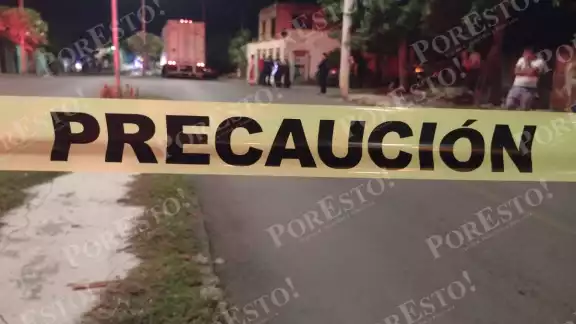 Al lugar acudieron paramédicos de la Cruz Roja únicamente pudieron confirmar que el hombre ya no contaba con signos vitales Al lugar acudieron paramédicos de la Cruz Roja únicamente pudieron confirmar que el hombre ya no contaba con signos vitales