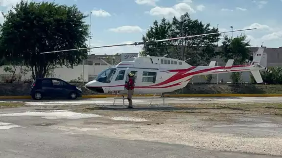El helicóptero aterrizó en el estacionamiento del Hospital General El helicóptero aterrizó en el estacionamiento del Hospital General