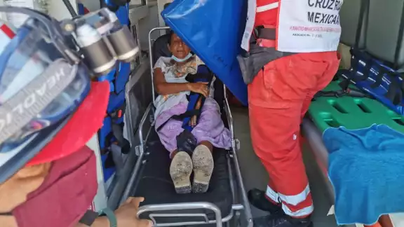 La mujer fue atendida por la Cruz Roja Mexicana La mujer fue atendida por la Cruz Roja Mexicana