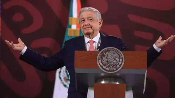 Andrés Manuel López Obrador acusó a los "ideólogos del conservadurismo" de tener un doble discurso, y subrayó que no puede haber democracia si hay corrupción Andrés Manuel López Obrador acusó a los "ideólogos del conservadurismo" de tener un doble discurso, y subrayó que no puede haber democracia si hay corrupción