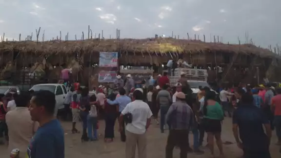 Los beneficiados solo fue un pequeño grupo de personas, quienes estuvieron involucrados en este suceso Los beneficiados solo fue un pequeño grupo de personas, quienes estuvieron involucrados en este suceso